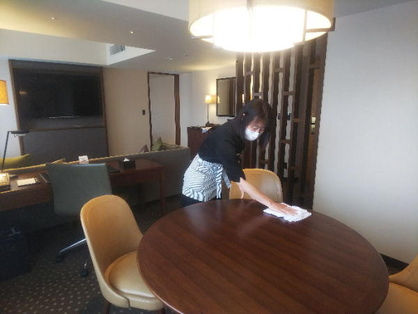 みんな清掃の仕事は未経験から。