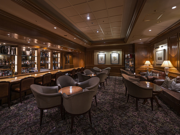 横浜ベイシェラトンホテル ホテル/バースタッフ ※20歳以上