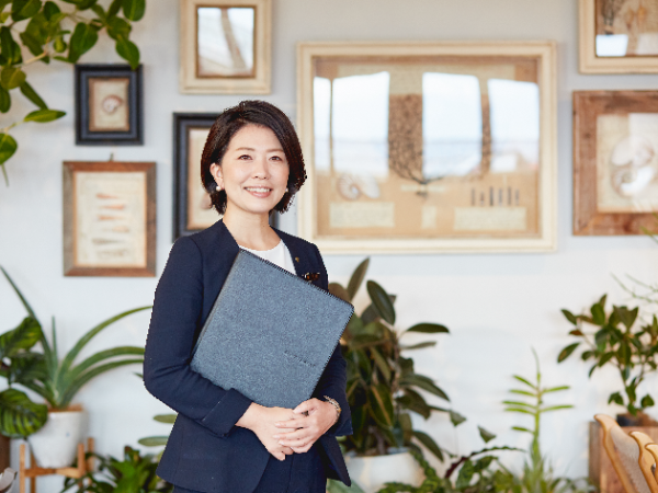 【正社員】ウエディングプランナー/年間休日120日/有給休暇取得率100%/30日間のリフレッシュ休暇あり/子育て支援制度多数/未経験歓迎/学歴不問