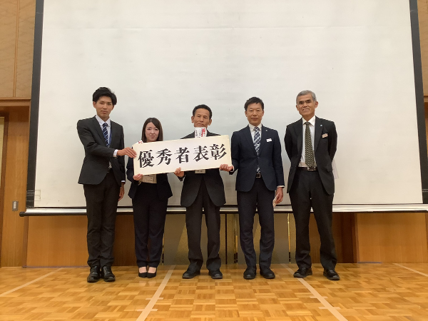 男女比は約6:4。18歳〜60代まで、
幅広い世代の社員が活躍しています★