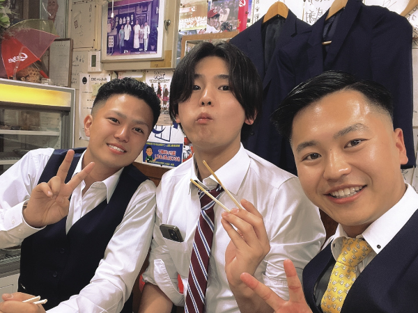 飲み会の多い当社では、仲の良い社員同士
二次会、三次会と続くことも・・・♪