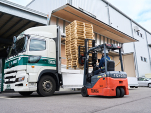 リフトの練習風景
リフト作業は必須です