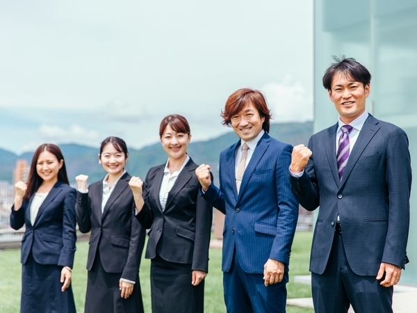 業務内容：物流にかかわる管理業務
　　　　：配車取扱い・倉庫業務