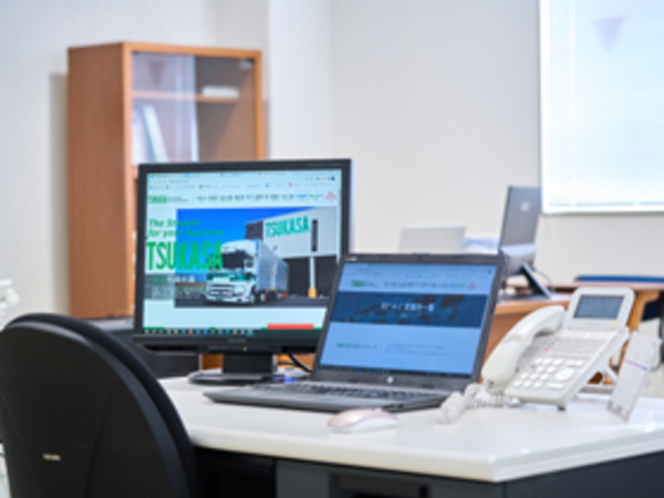 広々としたオフィスで余裕の勤務空間