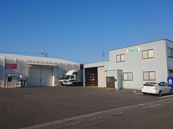 0901岐阜_◎ドライバーと荷主の架け橋に。営業所の“調整力”を支える仕事◎電話対応から配車補助まで。電話対応・伝票処理・配車補助。物流の現場を支える“縁の下の力持ち”◎事務だけじゃない現場とつながる。営業所の“司令塔”◎65歳まで正社員で働けます◎賞与年2回・週休2日・手当充実