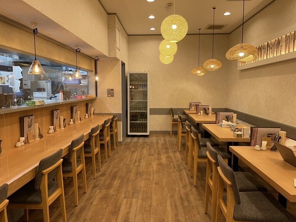 店内も木を基調としたオシャレな空間！
清潔な環境で安心して働けます◎