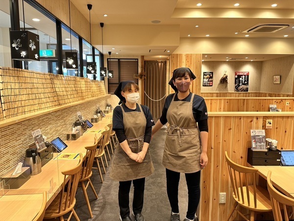 店内も木を基調としたオシャレな空間!
清潔な環境で安心して働けます◎