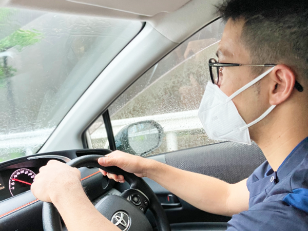 法人車両で、利用者様のご自宅へ。
周辺地域に詳しくなります！