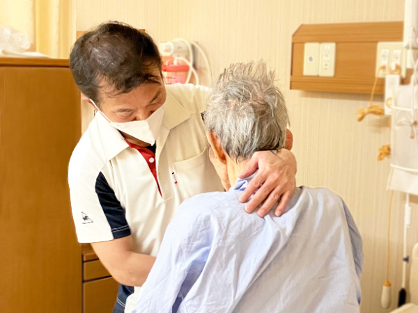 【正職員/実務者研修修了者/経験5年以上】★鹿児島中央★県内では希少な専門病棟◎若いスタッフが多く活気に溢れる職場です◎IT化推進で業務負担を軽減◎表彰制度・福利厚生が充実◎有休取得率ほぼ100%◎