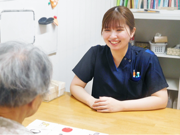【正職員／言語聴覚士／病棟勤務】★鹿児島中央★県内では希少な専門病棟◎若いスタッフが多く活気に溢れる職場です◎IT化推進で業務負担を軽減◎表彰制度・福利厚生が充実◎有休取得率ほぼ100％◎