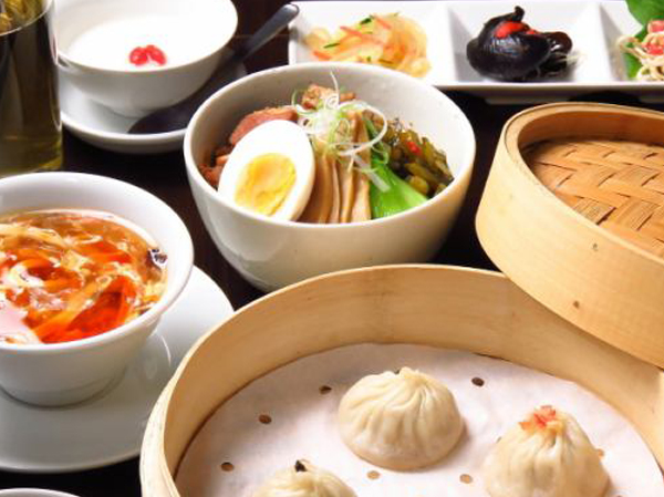 【正社員/料理長候補:REAL台北 】本格台湾料理を作りませんか？≪現在スピード採用中！≫調理師免許をお持ちの方歓迎→無資格でも応募OK！30店舗以上の飲食店を経営する大手企業で正社員の定着率は驚きの95％!!!西18丁目駅すぐの清潔感ある台湾料理店★