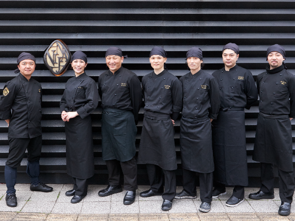 【未経験歓迎/正社員】忍者レストランのキッチンスタッフとして、エンターテインメント料理を提供！「世界一のレストラン」を、一緒に創り続けましょう！