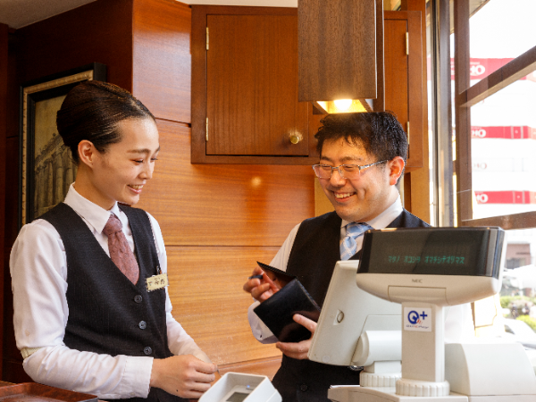 Q：職場の人間関係は？