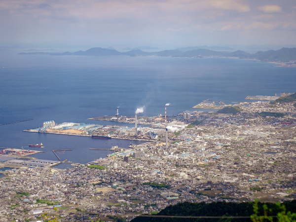 四国中央市に特化しているからこそ、情報の量と質に自信があります。