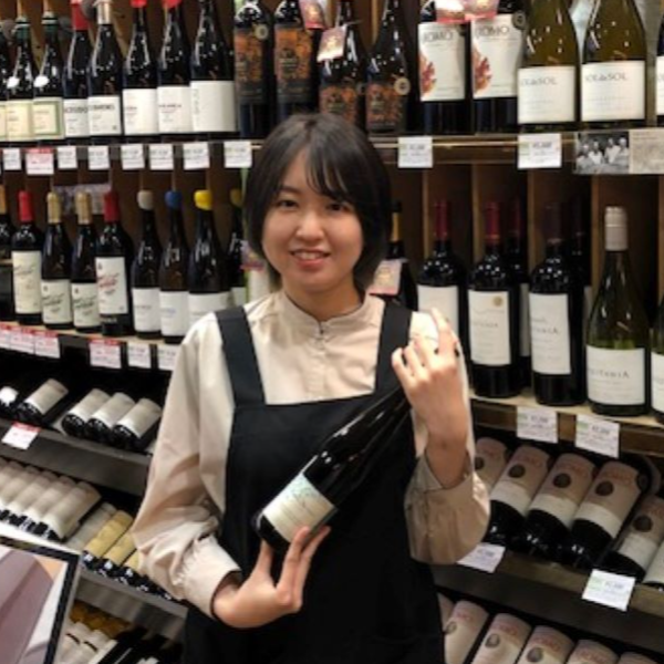 ワイン専門店『ボンルパ』／店舗スタッフ/三根 彩芽
