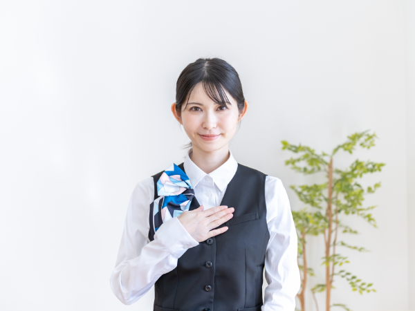 【正社員：受付スタッフ/カーコンビニ倶楽部 AIX平岡店】土日休み◎年間休日120日◎受付スタッフ募集！全くの未経験も歓迎します◎車が好き・車に関する仕事がしたい方にもオススメ！ガソリン値引きやカー用品の割引購入などお得な特典も多数あり◎