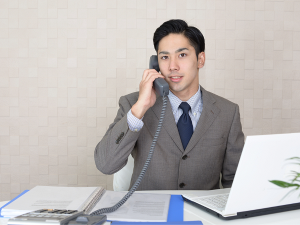 【正社員:レンタカー運営スタッフ】月給25万円以上◎レンタカーの車両管理がメインのお仕事◎異業種からの転職も応援★4週8休・連休の取得も可能!≪車通勤OK・無料駐車場完備≫車好きの方必見のお得な社割あり◎ガソリン値引き・カー用品割引など!