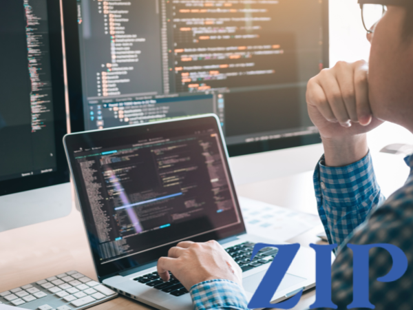 「東京」銀行市場運用業務（市場企画・運営）／国内最大級規模の地方銀行グループ／年間休日120日