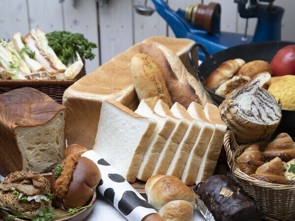 新商品、新企画の提案など店舗運営に携われます!あなたのやる気求む!!