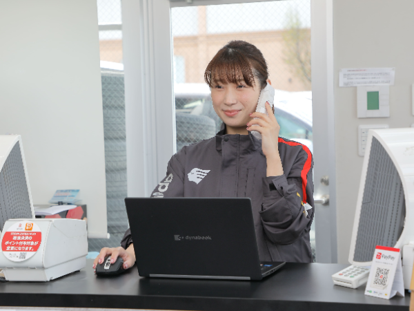 【アルバイト/接客スタッフ：アポロステーションaix友部駅前店】未経験歓迎！学生さんも応募OK！ガソリン値引きなどの社割も多数ご用意★