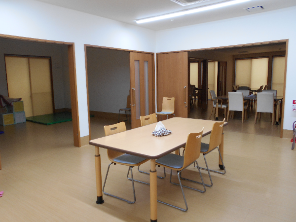 有給休暇は平均10日、福利厚生などのサポートも