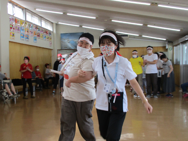 一緒に楽しむ姿勢が大切
チームで利用者を支えます