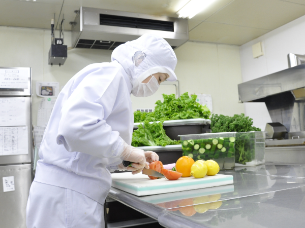 【仕出し部門】わたやごちそうデリカ 仕込み