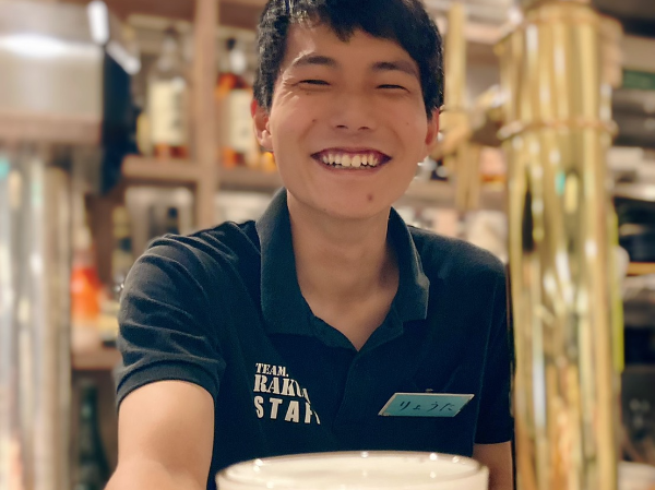 近隣の大学生さんや
地元出身のスタッフが在籍中です。