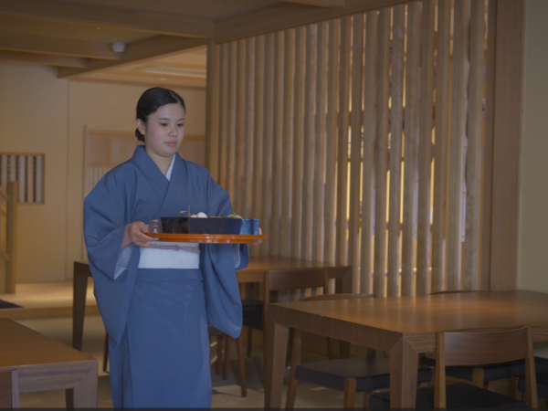 接客と並行して在庫管理なども担当