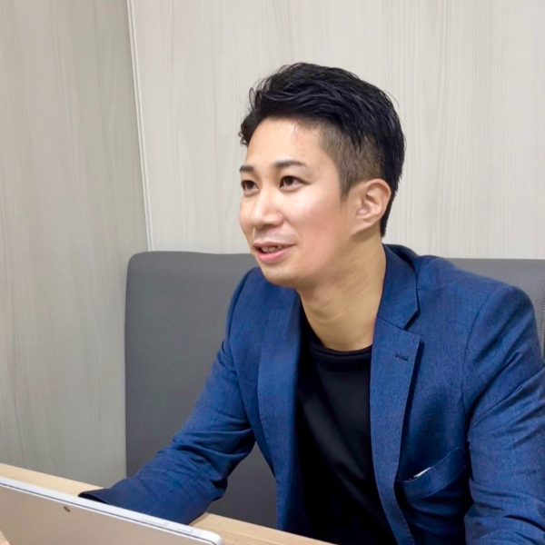 エリアマネージャー/青山雄大