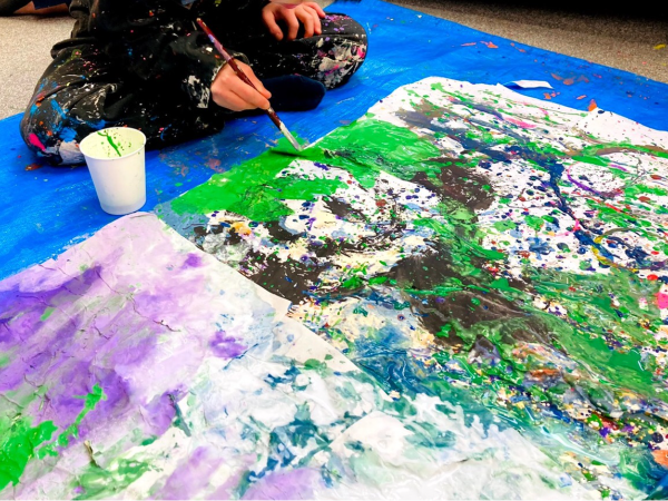 児童の個性を伸ばし、成長を間近で見守る
やりがいを感じられるお仕事です。