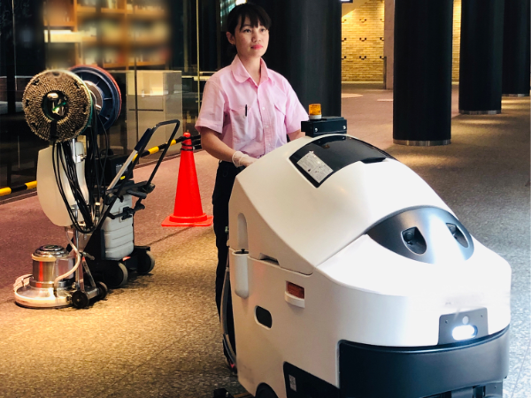 平日夕方18時から2.5時間のみ！【大手町駅直結の超高層ビル内での短時間清掃スタッフ】駅直結でラクラク通勤♪1日2.5時間の短時間でサクッと勤務♪丁寧な研修で未経験でもOK＊交通費規定支給［99］