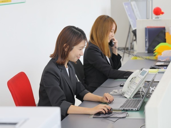 【正社員/中古車買取営業スタッフ：カーセブン秋田臨海店】月給30万円以上◎経験者限定◎個人ノルマ無し！反響営業！）お好きなメーカーの車に乗ってOK！入社祝い金10万円支給/年間休日110日（年休105日+計画有給5日）