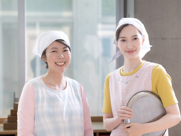 【パート・アルバイト】住宅型有料老人ホームの調理員 ◆無資格OK ◆未経験OK ◆2023年3月オープンのキレイな施設 ◆資格不問 ◆週3日~&1日4時間~OK ◆希望休制度あり ◆マイカー通勤可&無料駐車場あり ◆30代、40代、50代活躍中