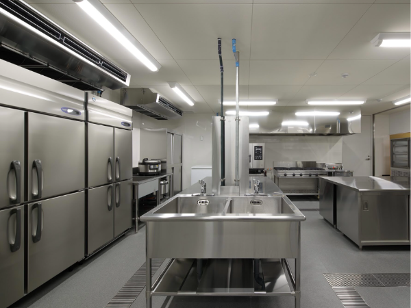 【料理人・調理師・調理スタッフ】有料老人ホーム/介護施設未経験可/複数路線/自転車通勤可◎