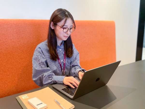 SNS企画・動画編集|SNS好きを仕事に!東新宿駅すぐのオフィスで新チームの一員として活躍