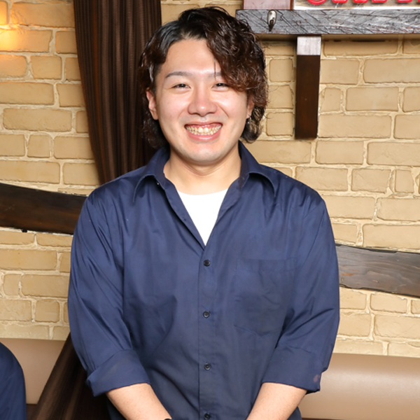 ナッツカフェナイツ/副料理長/保里さん