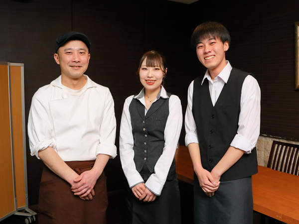 【正社員/接客スタッフ(副店長候補) :サントリーズガーデン昊】<中堅社員を大募集>これまでの経験を活かして更にキャリアアップしたい方歓迎★安定して働きたい方もご安心ください⇒給与・待遇充実で文句なし◎有給取得率100%◎まかないあり!札幌に複数店舗を持つ安定企業で安心勤務。