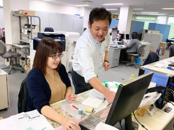 【正社員/事務スタッフ】未経験OKの事務スタッフ募集！地下鉄駅からの徒歩圏内なので通勤にも便利！未経験でも月給20万円～。転勤なしの札幌勤務です！賞与年2回・インフルエンザワクチン全額負担など、福利厚生もばっちり！
