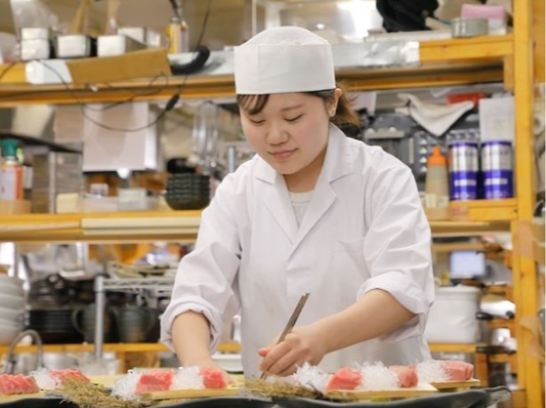 【アルバイト/調理補助スタッフ(盛付け・簡単な食材カット等):十方夷第(じゅっぽうえびすだい)大蔵店】未経験OK美味しいまかない付き!履歴書不要◎彡学生スタッフ多めで楽しく働けます!友達と応募も歓迎。接客なしの裏方作業。まずは盛付けや簡単な食材カットからお任せ!普段料理をしない方でもすぐに覚えられますよ!未経験OK美味しいまかない付き!