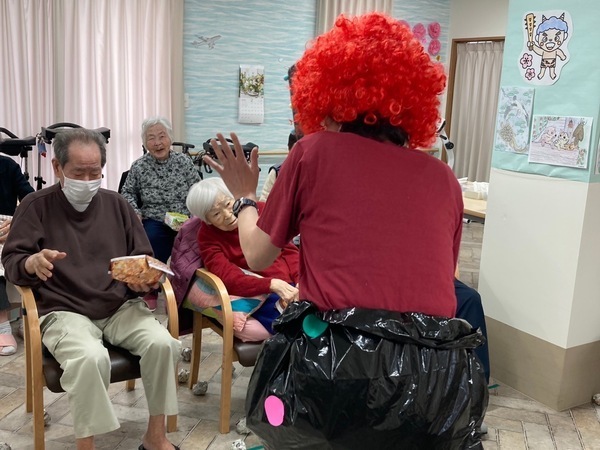 【正社員】介護スタッフ ★年齢・学歴不問 ★交通費支給あり ★賞与・昇給あり ★車通勤OK ★未経験OK /有限会社アンセル