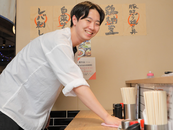 【正社員/店長：鳥いち】＜面接1回＞飲食店の勤務経験があれば応募可能◎入社時期の相談もOK！昇進・評価制度が明確だからやりがいも感じられる！労働環境の整備に力を入れています。「今の店に不満はないけど…正直将来が不安」そんな方の転職も歓迎します。