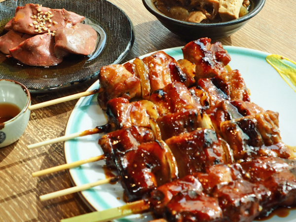 【アルバイト/焼き手スタッフ：焼鳥 富士山 狸小路店】≪狸COMICHI内≫備長炭の強火で一気に焼き上げる自慢の串焼き◎肉の旨味を閉じ込める職人技を身に付けませんか？≪経験者採用につき時給高めの1250円履歴書不要/まかないあり/週2～OK