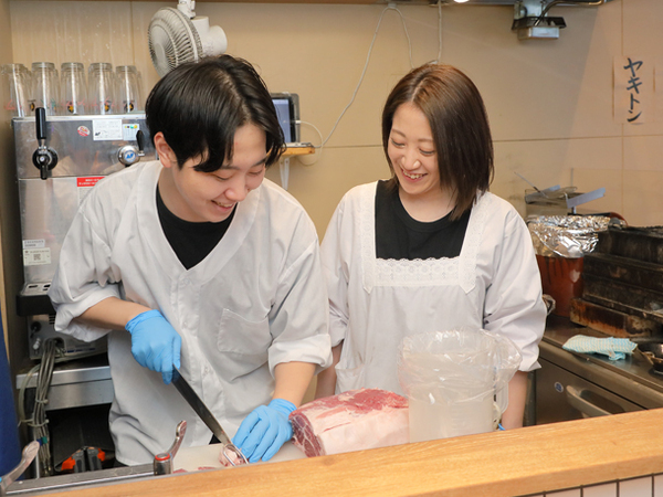 【アルバイト/仕込みスタッフ：焼鳥 富士山 狸小路店】簡単作業メイン！≪接客ゼロの完全裏方≫未経験の方も大歓迎！焼き鳥を串に刺したり、食材をカットしたり仕込みをお任せ◎学生さんも多数活躍中★履歴書不要/まかないあり/週2～OK