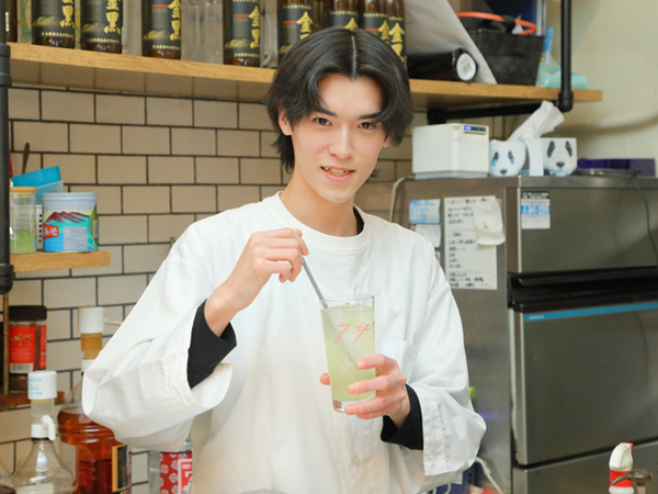 【アルバイト/キッチン補助スタッフ:居酒屋 富士山】履歴書不要ですぐ応募!普段あまり料理をしない方も・飲食バイトが初めての方も応募OK★≪髪色・ピアス・カラコン全部OK★≫週2日~×3時間~無理なくシフト調整OK!卒業までなど短期での勤務も相談にのります♪まかないあり/友達と応募OK