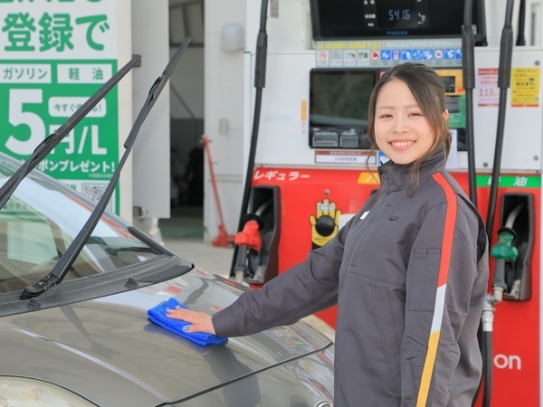 【正社員：ガソリンスタンドスタッフ/アポロステーションaixセルフ西岡SS】入社祝い金10万円支給！車両貸出制度あり◎週休2日◎未経験大歓迎