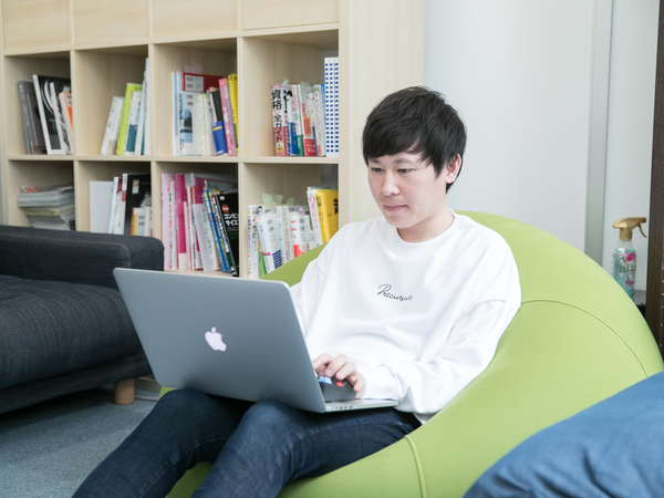 ソファがあるので疲れたら一息