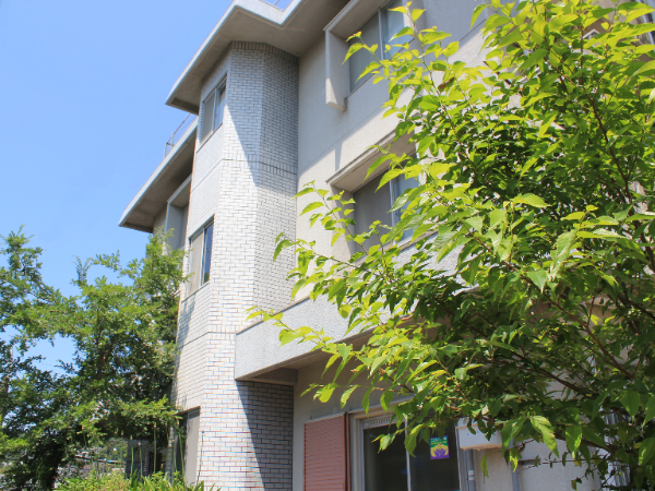 【正社員/介護職】経験を活かしたい方、未経験から挑戦したい方どちらも歓迎! ◆車通勤OK ◆交通費規定支給 ◆資格取得支援制度あり