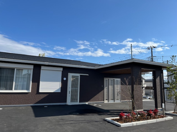 隣接する訪問看護ステーションとデイサービス施設