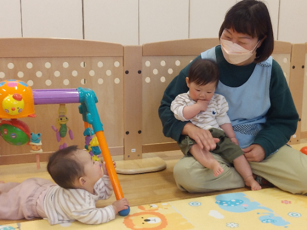 【パート】幼保連携型認定こども園「あかつき保育園」の保育教諭 ★1日6h~勤務OK ★シフト応相談 ★残業なし ★1食250円のおいしい給食あり